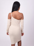 Vestido con hombros descubiertos- Beige