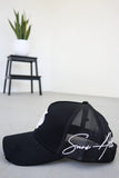 DISTRESSED TRUCKER HAT - BLACK/WHITE