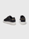 ZAPATILLAS CON VELCRO NEGRAS STATEMENT UPSCALE
