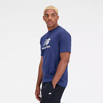 Camiseta Essentials Stacked Logo Cotton Azul