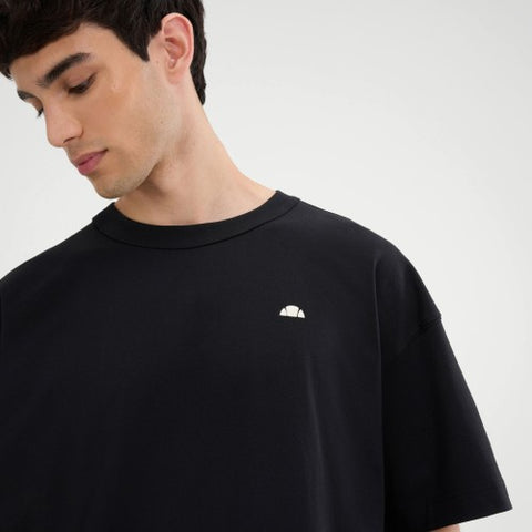 Camiseta Salucha NEGRA